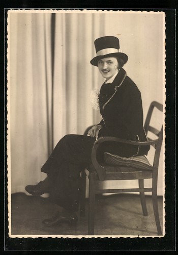 Cartolina travestito signora - cartolina,