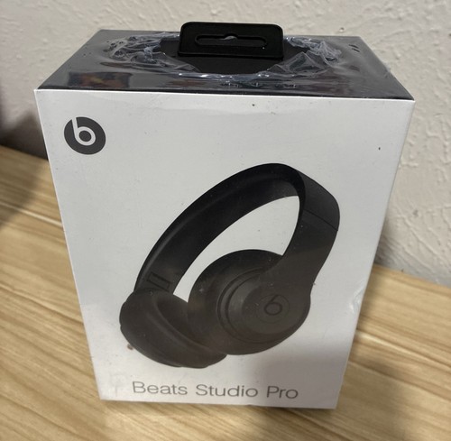 Beats dre studio - by, dr.