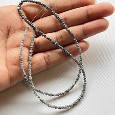 Perline di diamanti grezzi