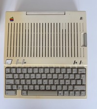 Vintage Apple IIc Computer