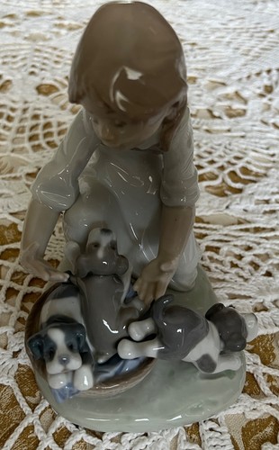 Lladro joy basket - "joy, a