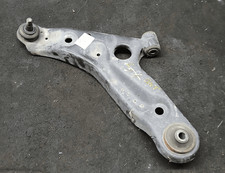 45202M68K00 Braccio oscillante sosp. ant. SX SUZUKI ALTO 1.0 Ber. 5p/b/996cc