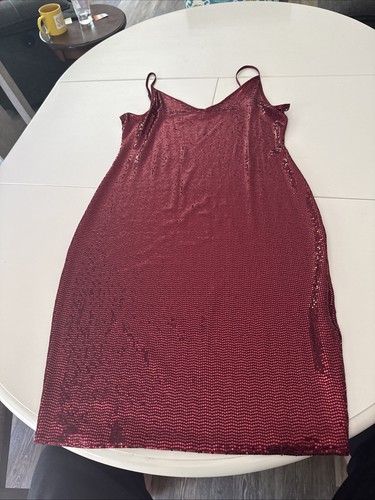 Abito rosso con paillettes