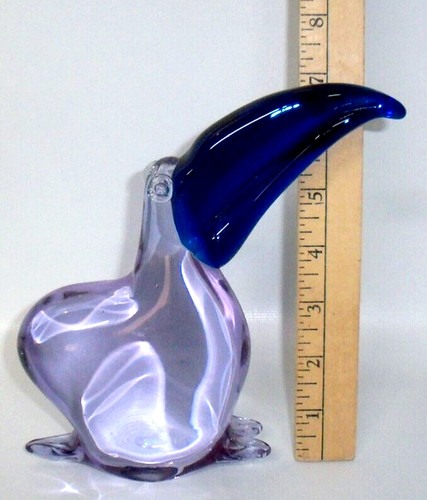 Statuina uccellino tucano