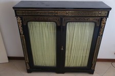 Credenza in ebano e noce con vetrina nello stile di Andre Charles Boulle, '800