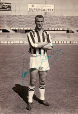 CARTOLINA AUTOGRAFATA DAL CALCIATORE DELLA JUVENTUS " JOHN CHARLES "