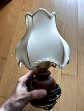 Lampada vintage in legno da