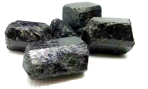 Minerali cristalli tormalina - cristalli,