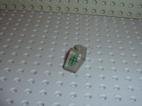 Lego olddkgray slope brick ref - lego,