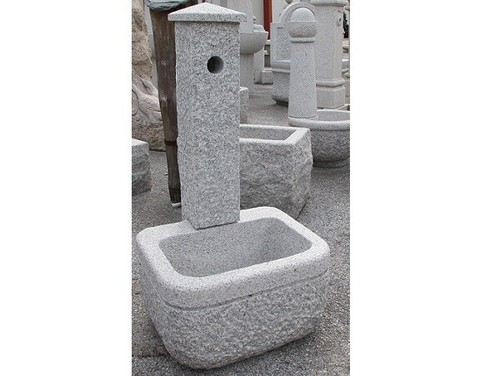 Fontana per giardino - , in
