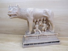 statuetta della LUPA CAPITOLINA ROMA cemento color avorio ROMOLO REMO SPQR