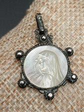 CIONDOLO RELIGIOSO PRIMI '900 CON RITRATTO IN MADREPERLA