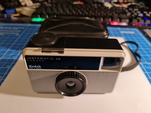 Kodak instamatic camera - 28, +