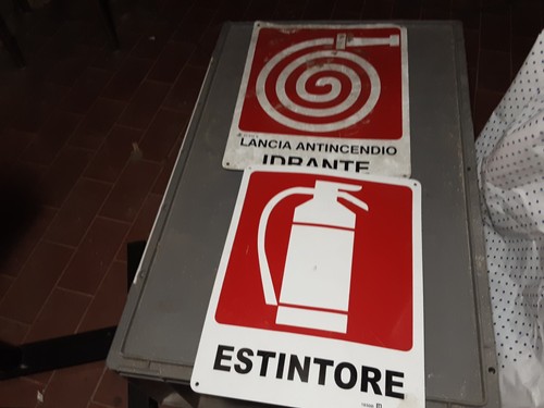 Vecchi cartelli estintore e - 2,