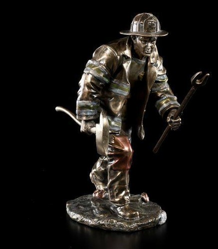 Statuina pompiere con - statuina, ascia