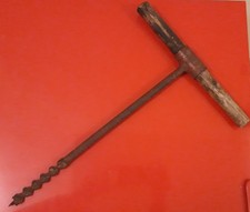 Antica trivella con manico da