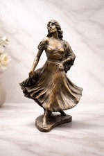 Scultura donna danzante stile