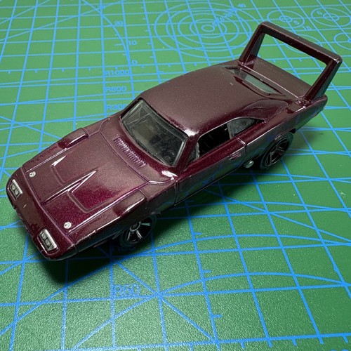 Hot wheels dodge charger - hot,