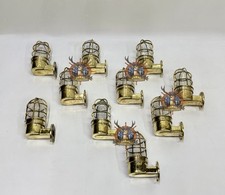 Vecchie luci paratia nave in