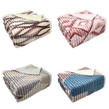 Plaid in morbido coral con retro in ecopelliccia, 200x210 cm, per divano e letto