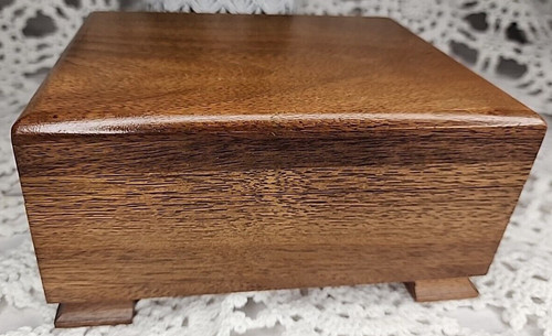 Music box vintage reuge - box,