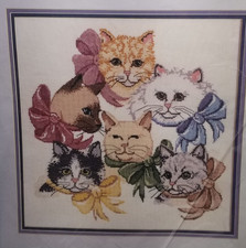 Gatti e fiocchi modello punto croce contato con Aida di Qualcosa di Speciale