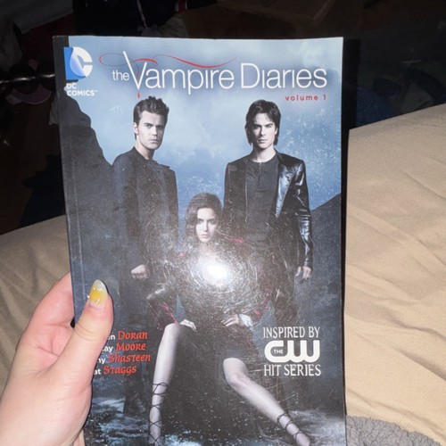The vampire diaries comics - dc,