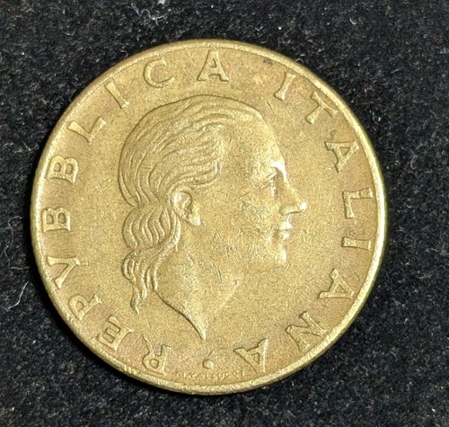 1981 italy 200 lire - italy,