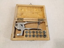 ATREZZO DA CALZOLAIO / PELLAIO VINTAGE  PER BOTTONI O RIBATTINI  