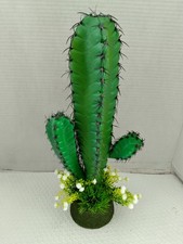 Cactus a colonna artificiale