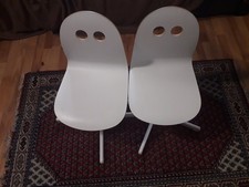 2 Sedie in Legno Come Nuove Minimi Graffi Graffi sulla Sedia Sinistra