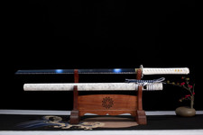 Ninjato giapponese fatto a mano in acciaio al carbonio 1060 con finitura blu e Habaki in ottone