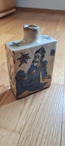 Antico vaso bottiglia persiano