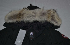 “Canada Goose: L’Elite del Comfort e della Protezione, Indossala con Stile”