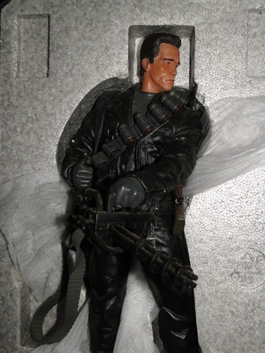 Terminator 800 exclusive - t-800,