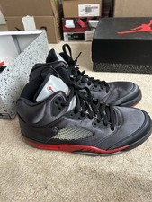 Air Jordan Retro 5 raso taglia