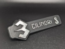 INNOCENTI 3 CILINDRI S LOGO SIGLA EMBLEMA FREGIO STEMMA SCRITTA TARGHETTA BADGE