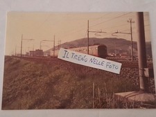 Fotografia Elettromotrice FS ALe 880 e rimorchi in transito 