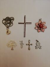 lotto CIONDOLO bigiotteria - nr. 7 PEZZI, fiore, thun, croce, albero - NUOVI