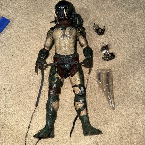 Hot toys tracker predator - tracker,