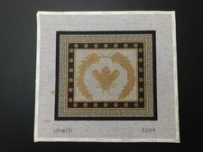 Ape con corona e bordo chiave