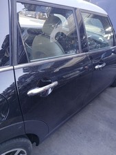 41007327450 right rear door - right,