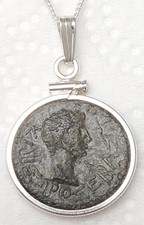 Collana con moneta antica