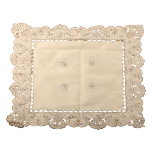 Tovaglia pizzo ricamato - in,