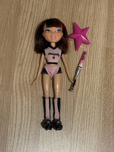 Bambola bratz play sportz - play,
