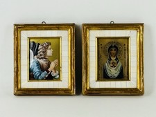 Coppia Cornici In Legno Dorato Del XX Sec. Con Miniature Figure Sacre