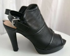 Scarpe Marca Alesya, Colore