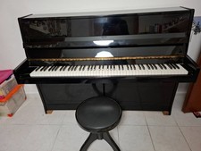pianoforte verticale Petrof