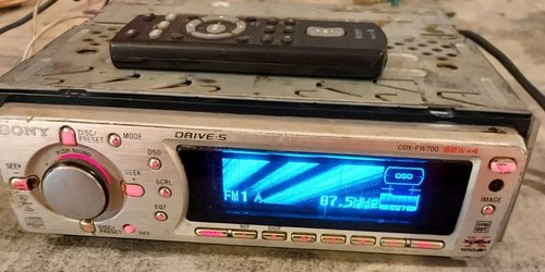 Sony cdx f7003 mp3 - pre, out
