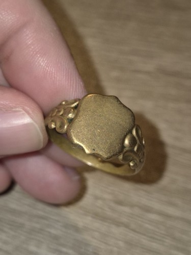 Antique signet shield gents - shield,